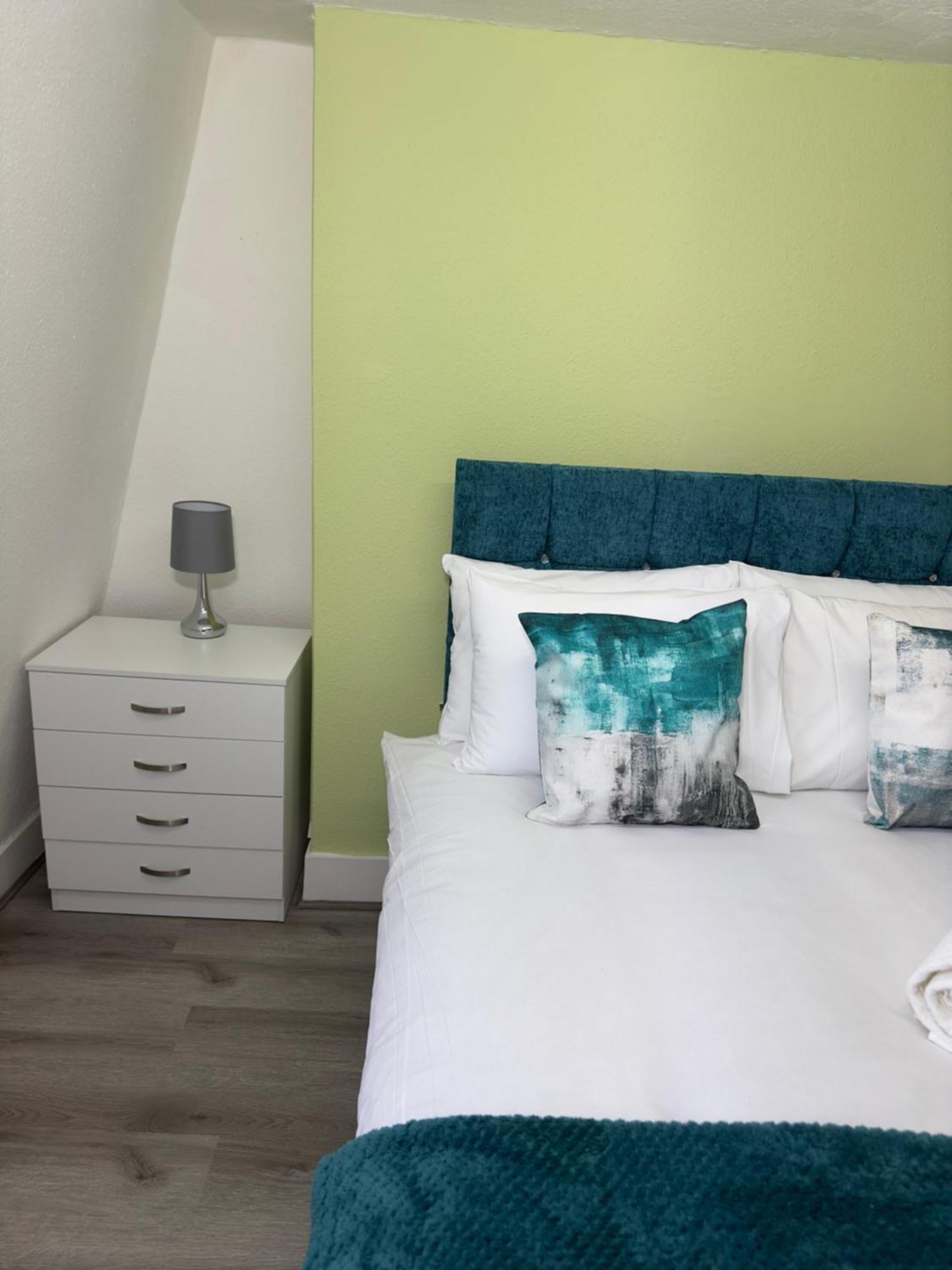 Holiday home Hackney Mid & Long-term